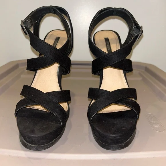 Black Strappy Platform Heels - Picture 1 of 3